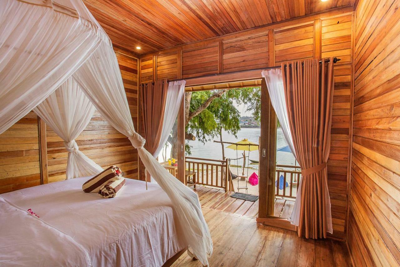 Wooden Beach Sunset Cottages Lembongan Exteriör bild