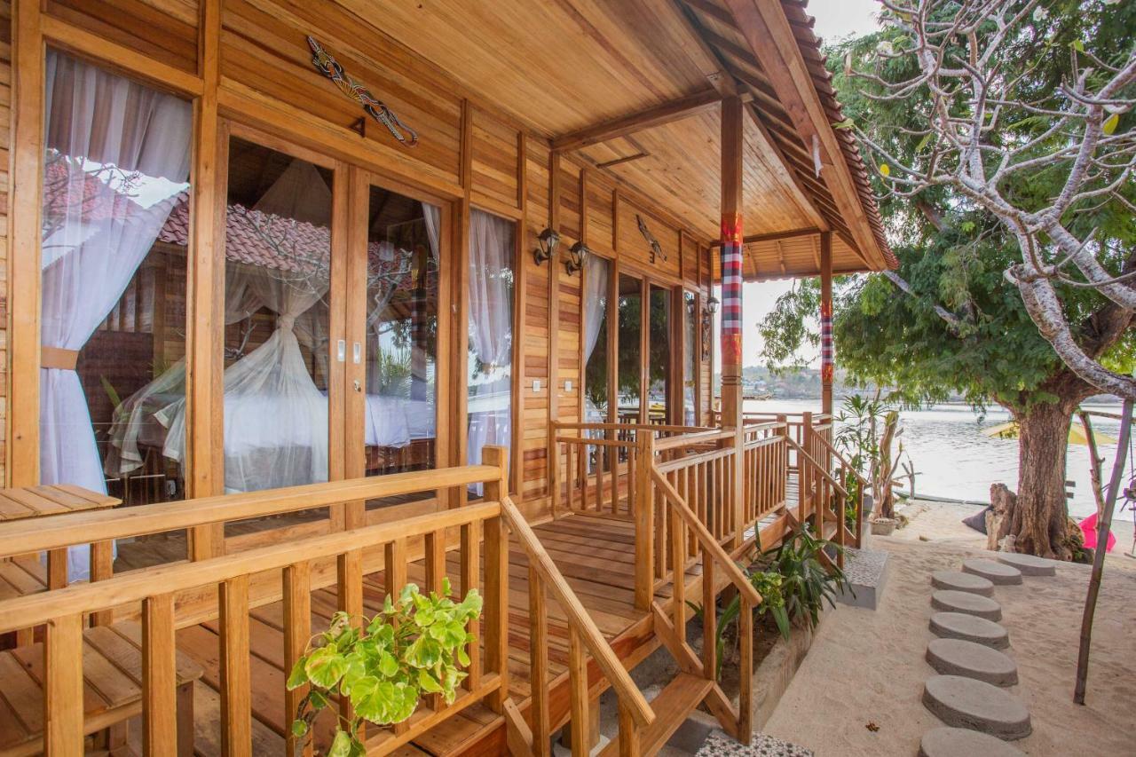 Wooden Beach Sunset Cottages Lembongan Exteriör bild